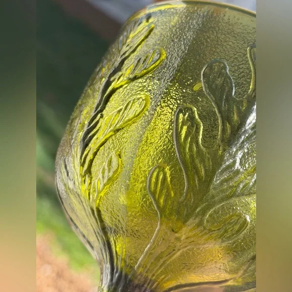Vintage 1975 FTD Green Glass Pedestal Vase. Compote | Embossed Leaf Design. EUC - Picture 5 of 7